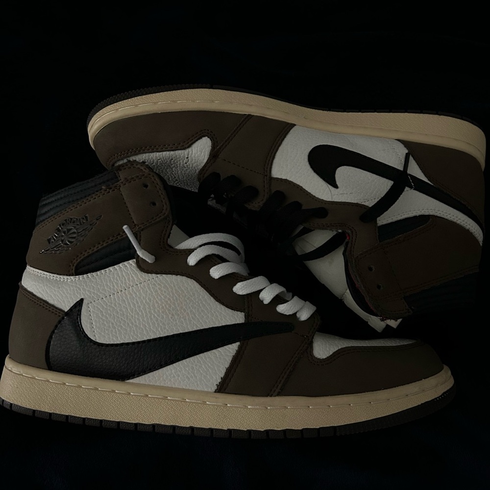 Jordan 1 Travis Scott “Mocha”